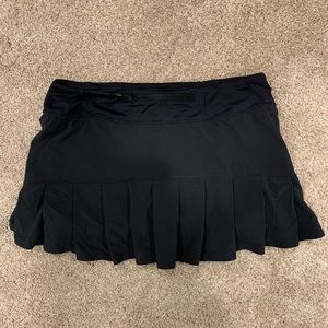 Lululemon running skirt black size 8